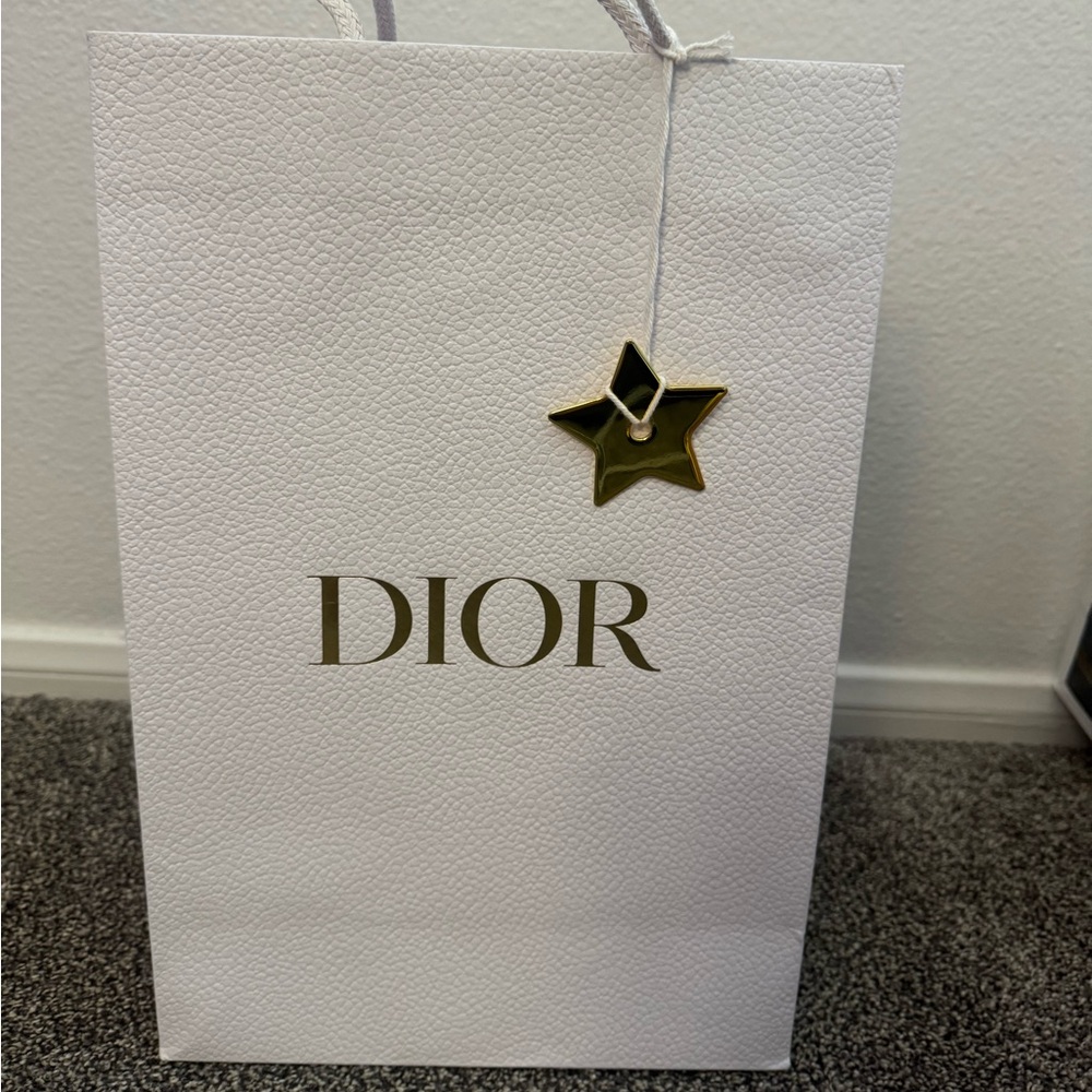 New Empty Dior White Gift Bag with Gold Star Charm